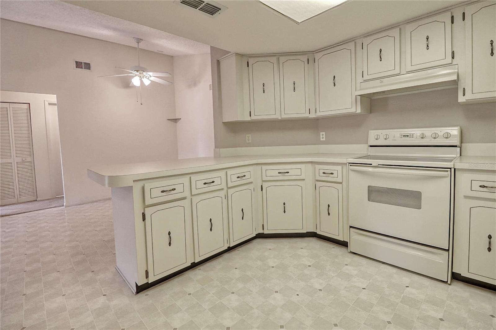 Image 13 of 43 For 7328 Flyway Drive