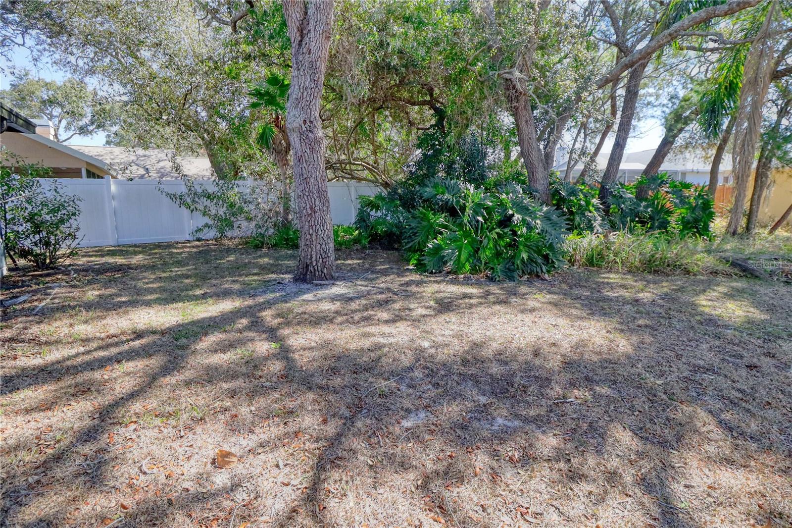 Image 41 of 43 For 7328 Flyway Drive