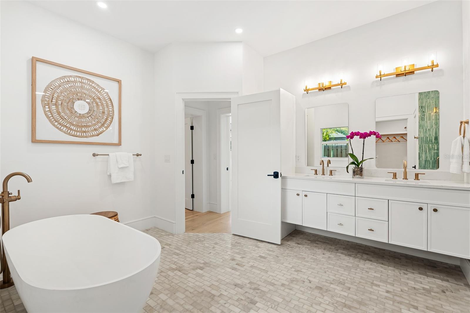 Image 17 of 39 For 1834 Bougainvillea Street