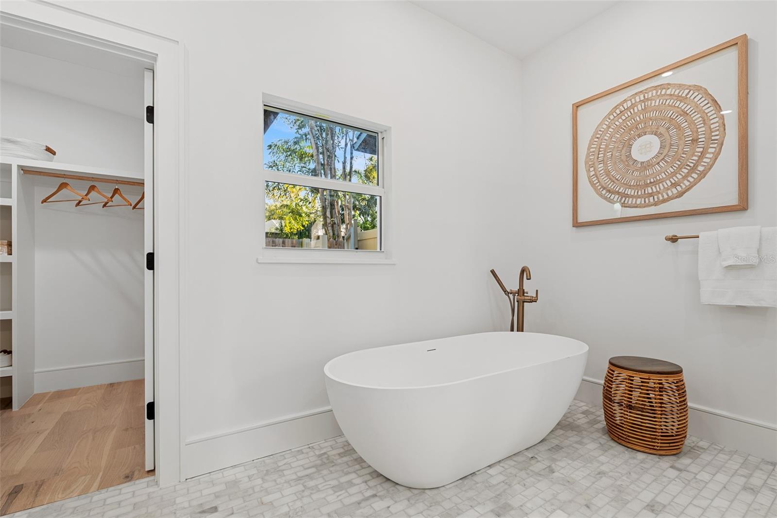 Image 18 of 39 For 1834 Bougainvillea Street