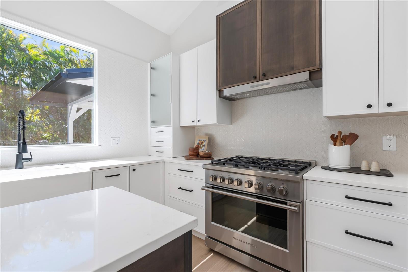 Image 8 of 39 For 1834 Bougainvillea Street