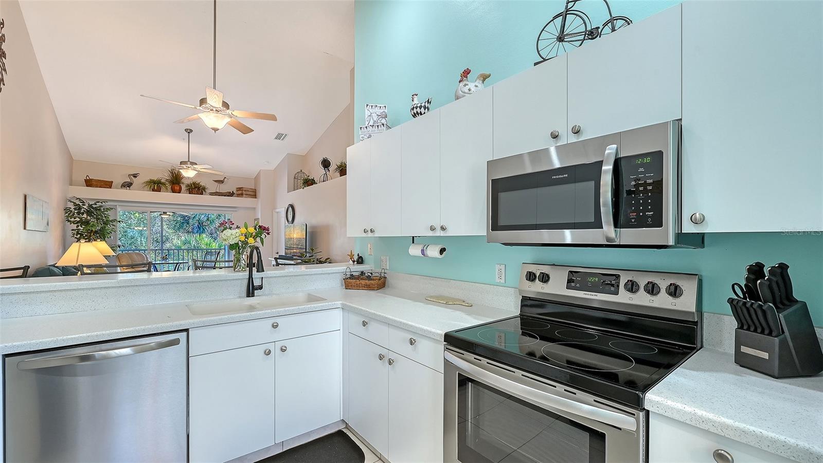 Image 14 of 45 For 4655 Tower Hill Lane 2422