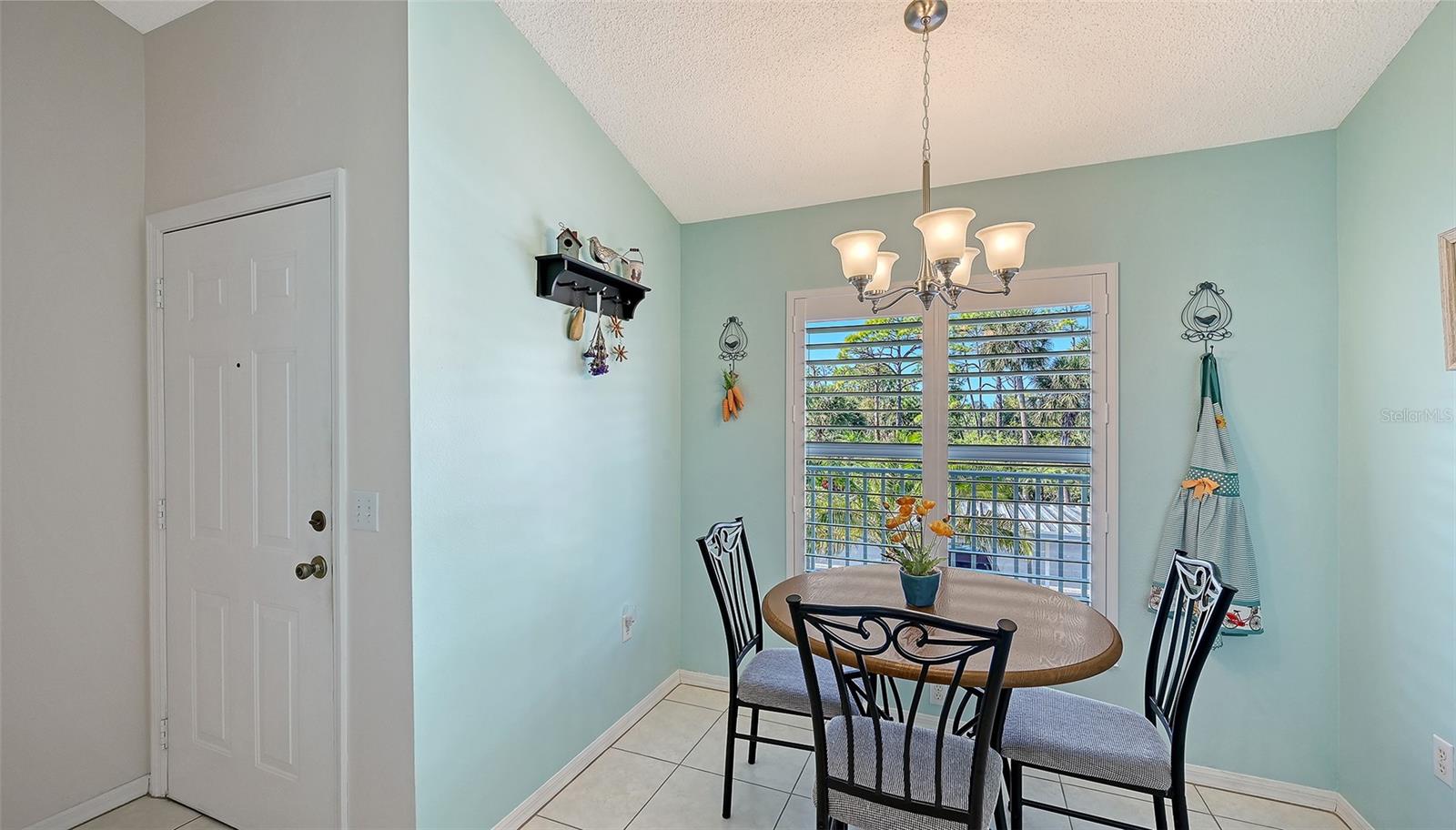 Image 16 of 45 For 4655 Tower Hill Lane 2422