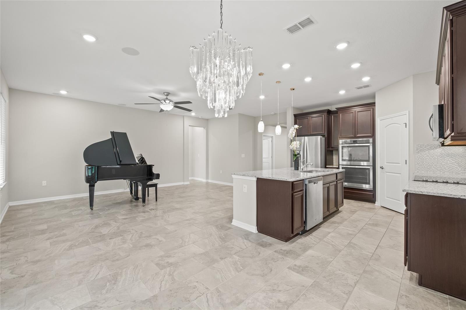 Image 25 of 49 For 12556 Ryegrass Loop