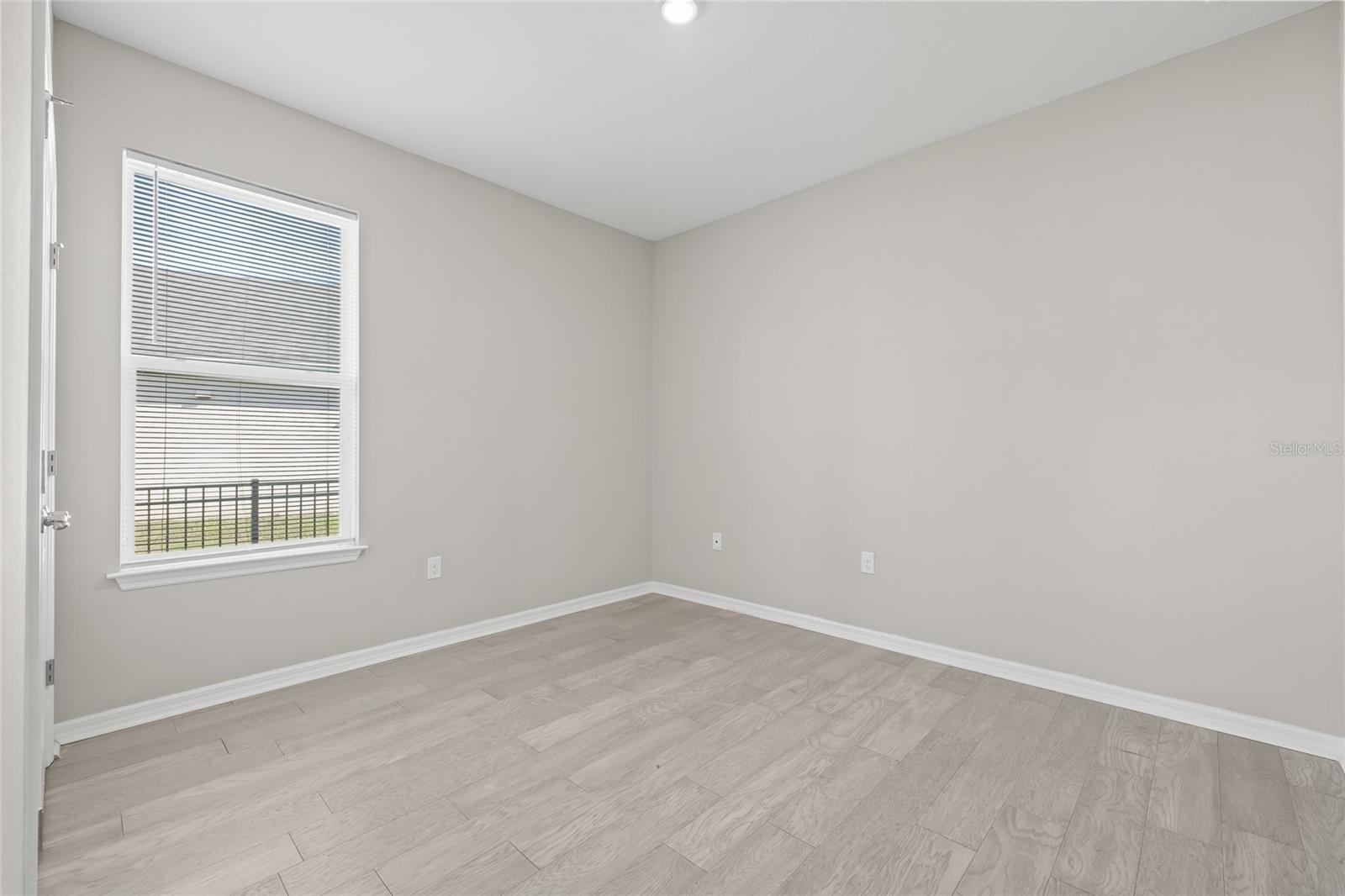 Image 36 of 49 For 12556 Ryegrass Loop