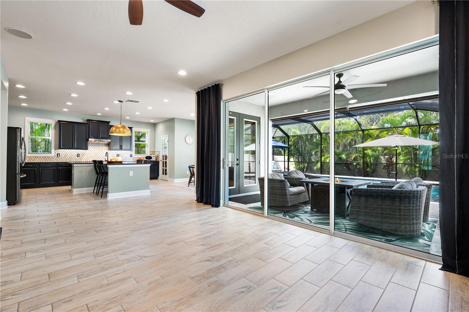 Image 17 of 93 For 7500 Aguila Drive