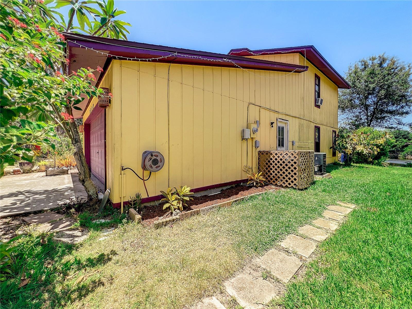 Image 12 of 54 For 3117 Jamaica Street