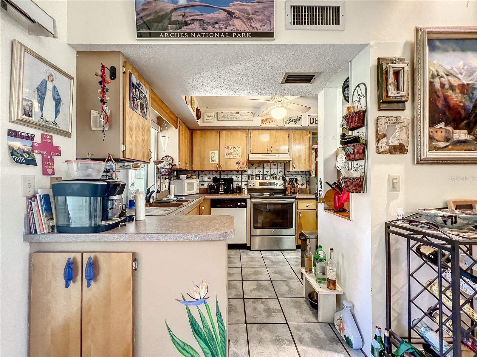 Image 28 of 54 For 3117 Jamaica Street