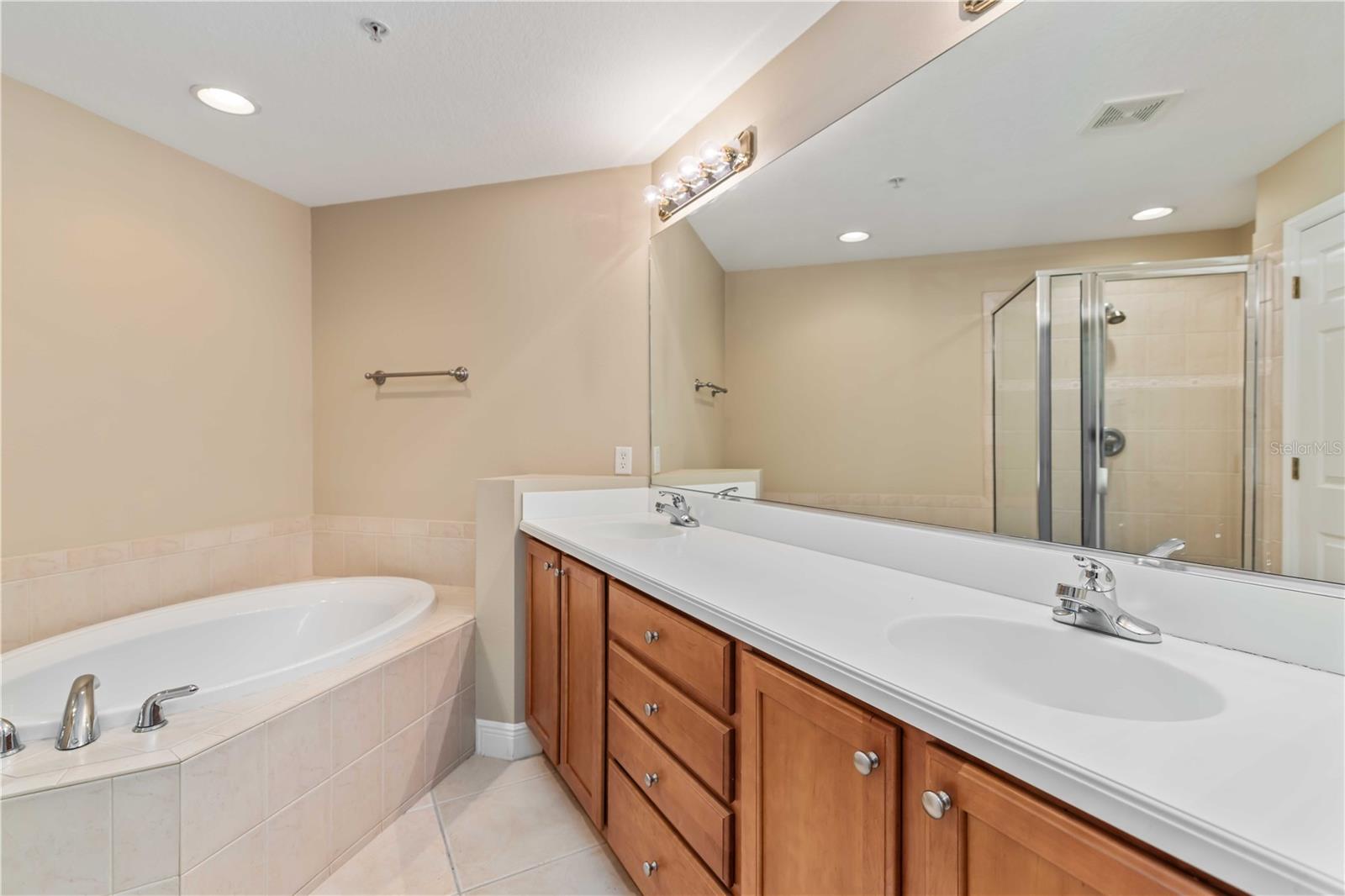 Image 19 of 31 For 8239 Miramar Way 102