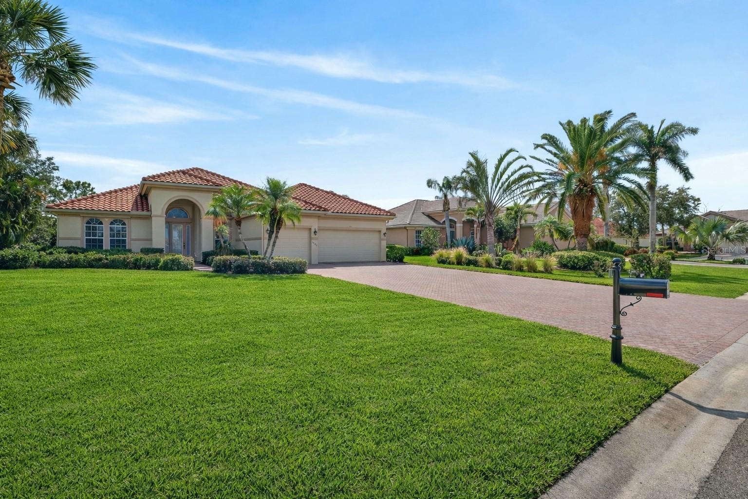 Image 2 of 46 For 14173 Myakka Pointe Drive