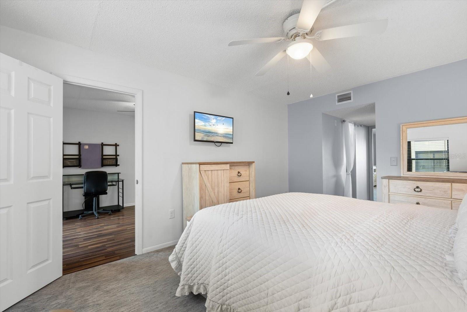 Image 11 of 48 For 305 30th Avenue W A208