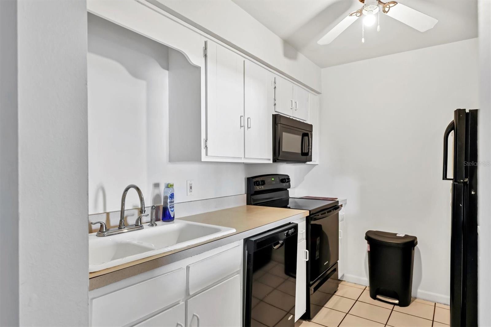 Image 12 of 31 For 5503 Fountain Lake Circle A204