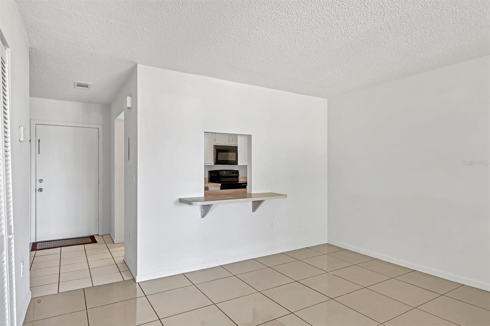 Image 9 of 31 For 5503 Fountain Lake Circle A204