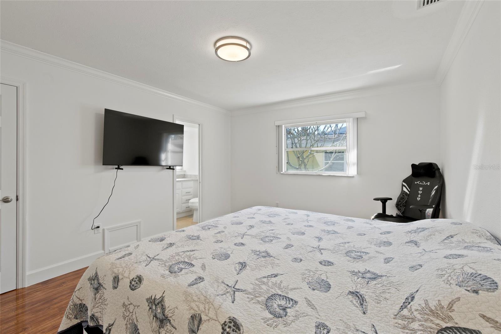 Image 13 of 23 For 6725 Roxbury Drive