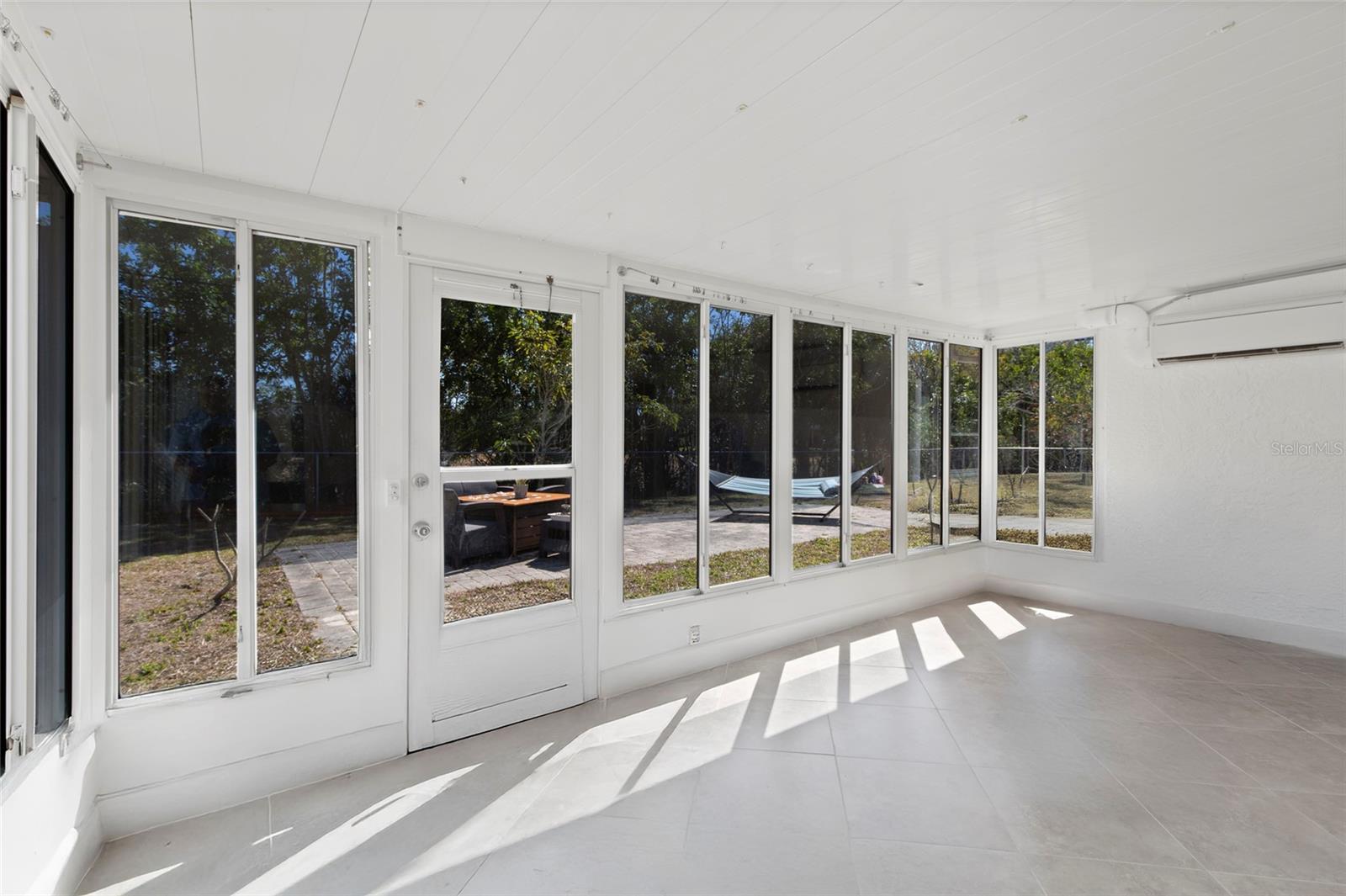 Image 18 of 23 For 6725 Roxbury Drive