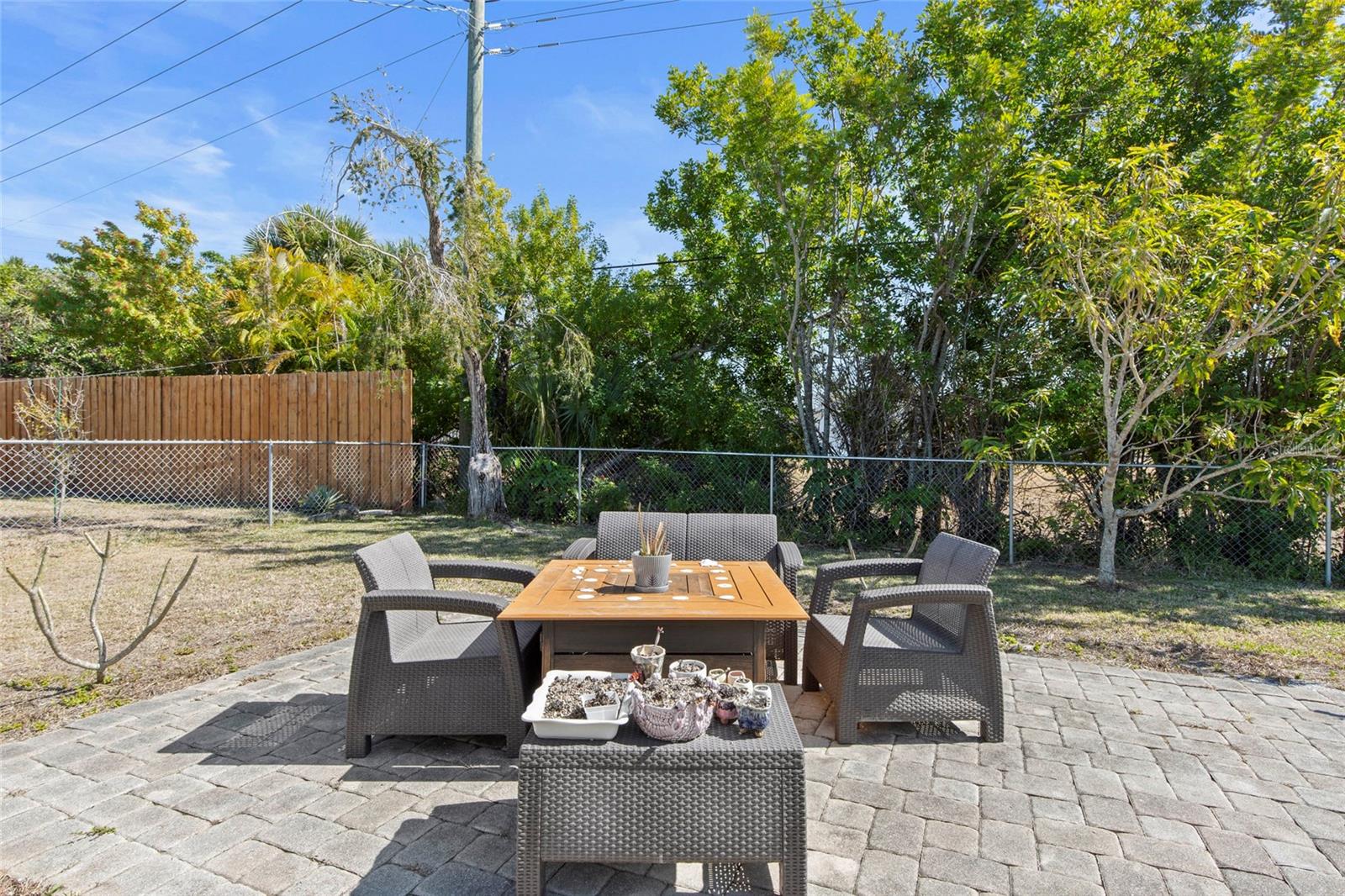 Image 21 of 23 For 6725 Roxbury Drive