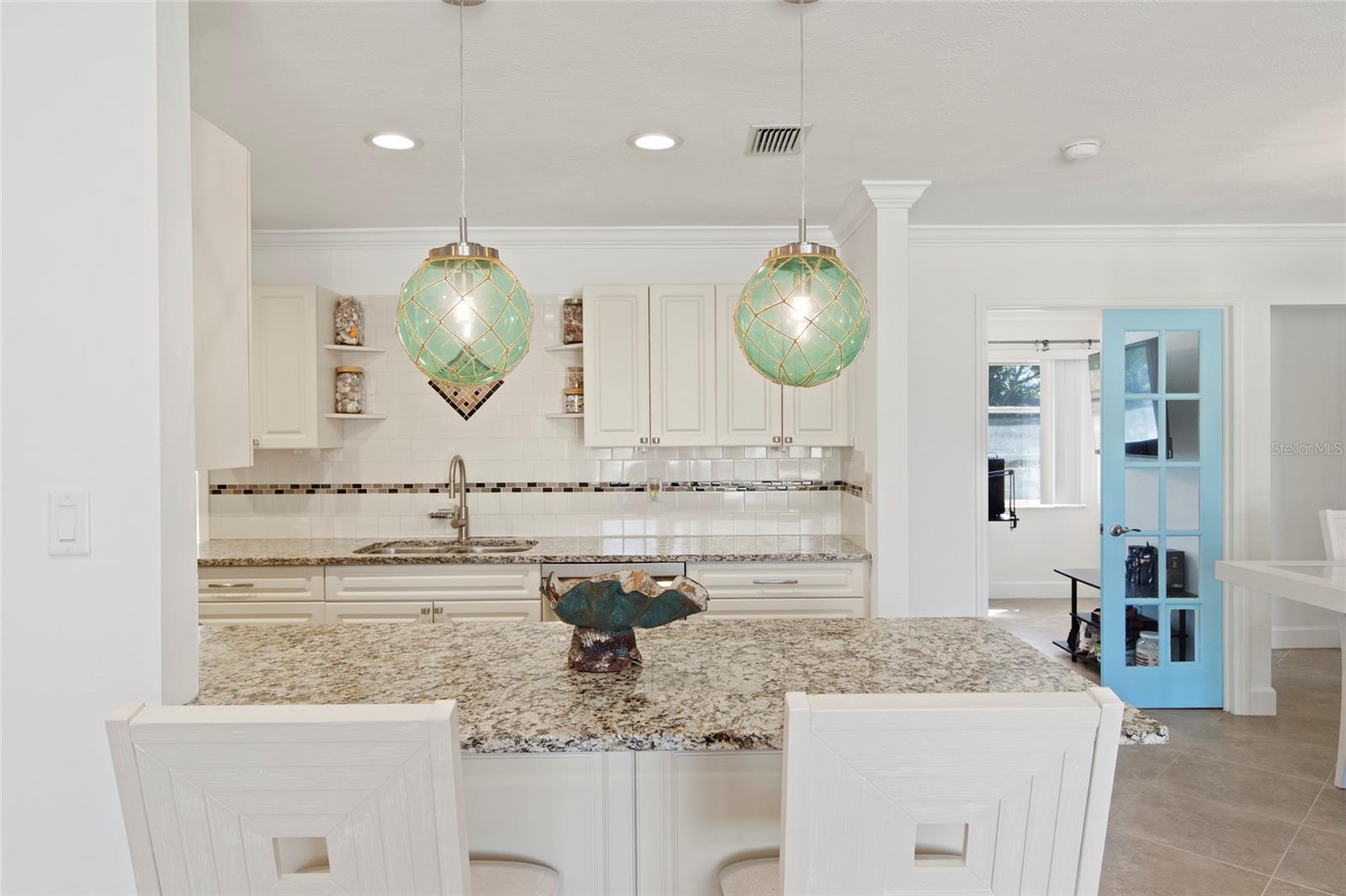 Image 5 of 23 For 6725 Roxbury Drive