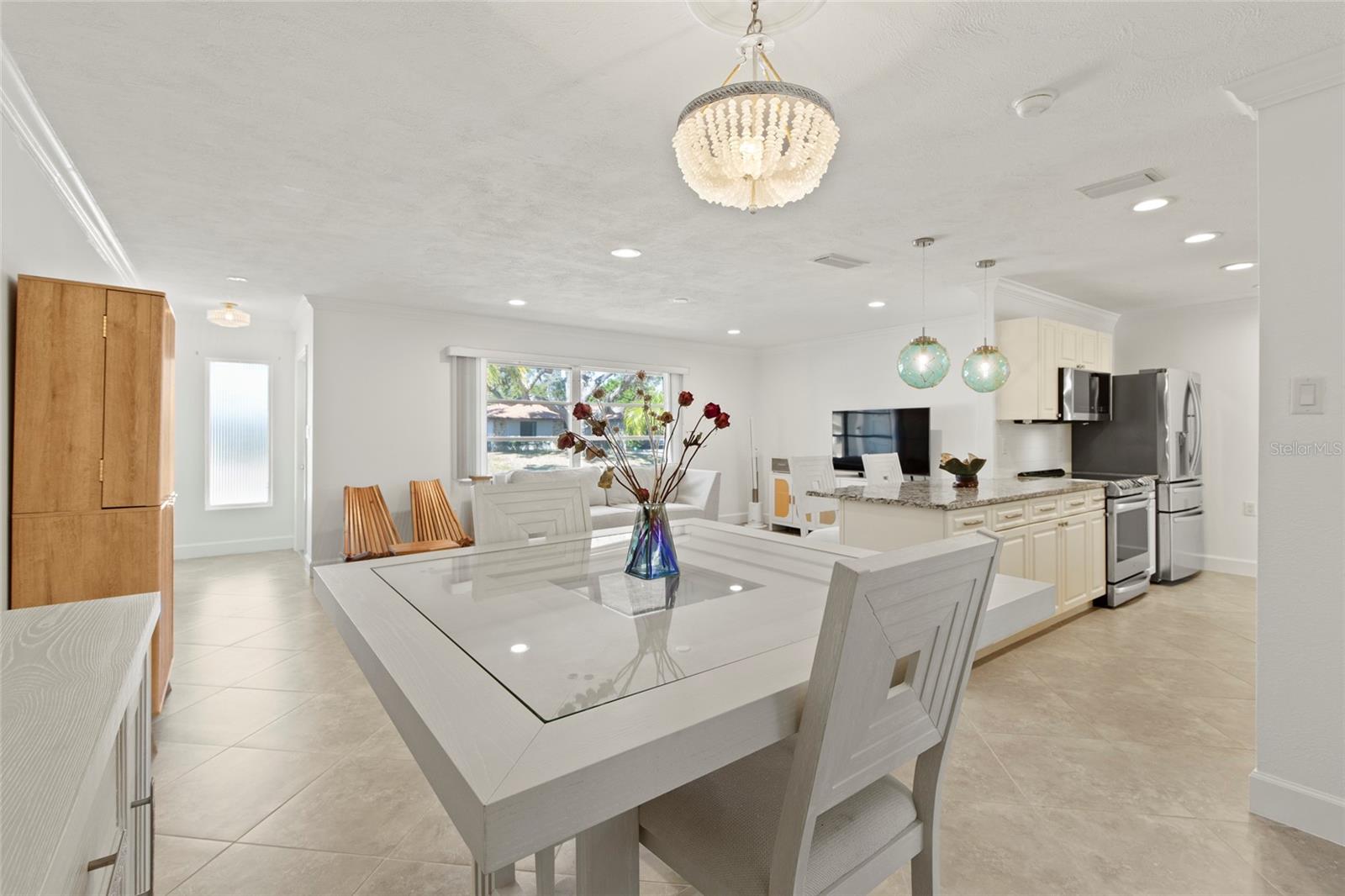 Image 7 of 23 For 6725 Roxbury Drive