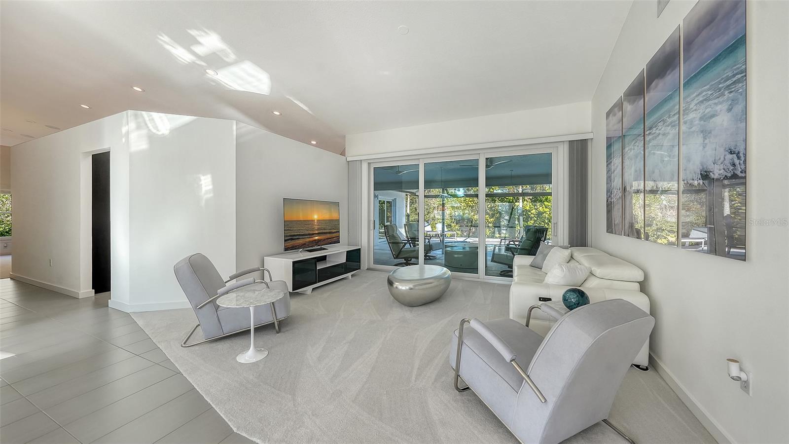 Image 6 of 50 For 6948 Stetson Street Circle