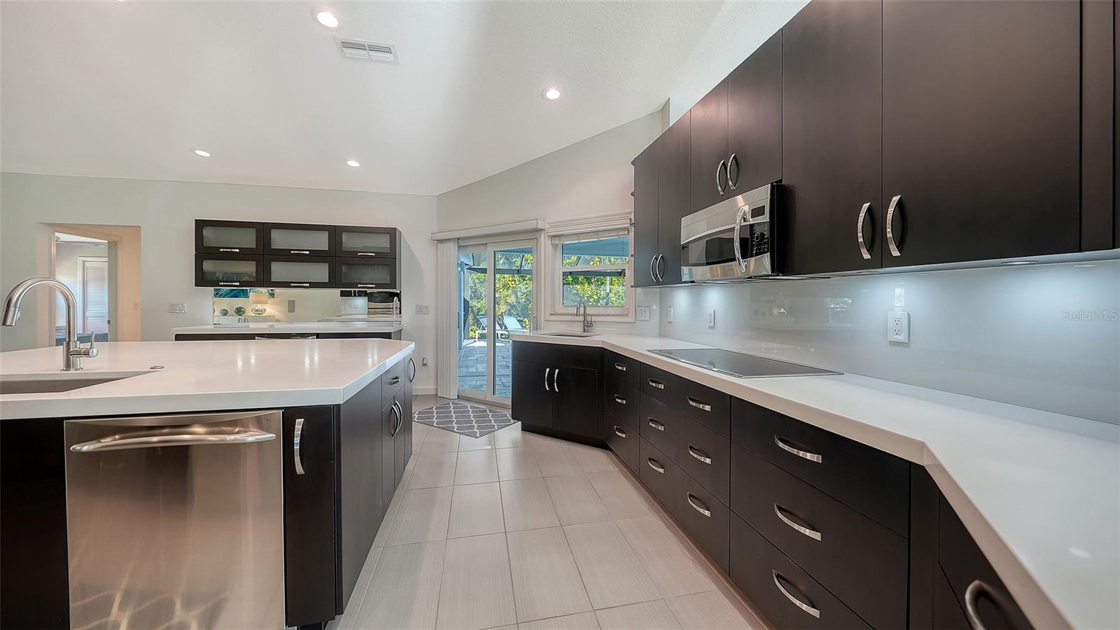 Image 9 of 50 For 6948 Stetson Street Circle