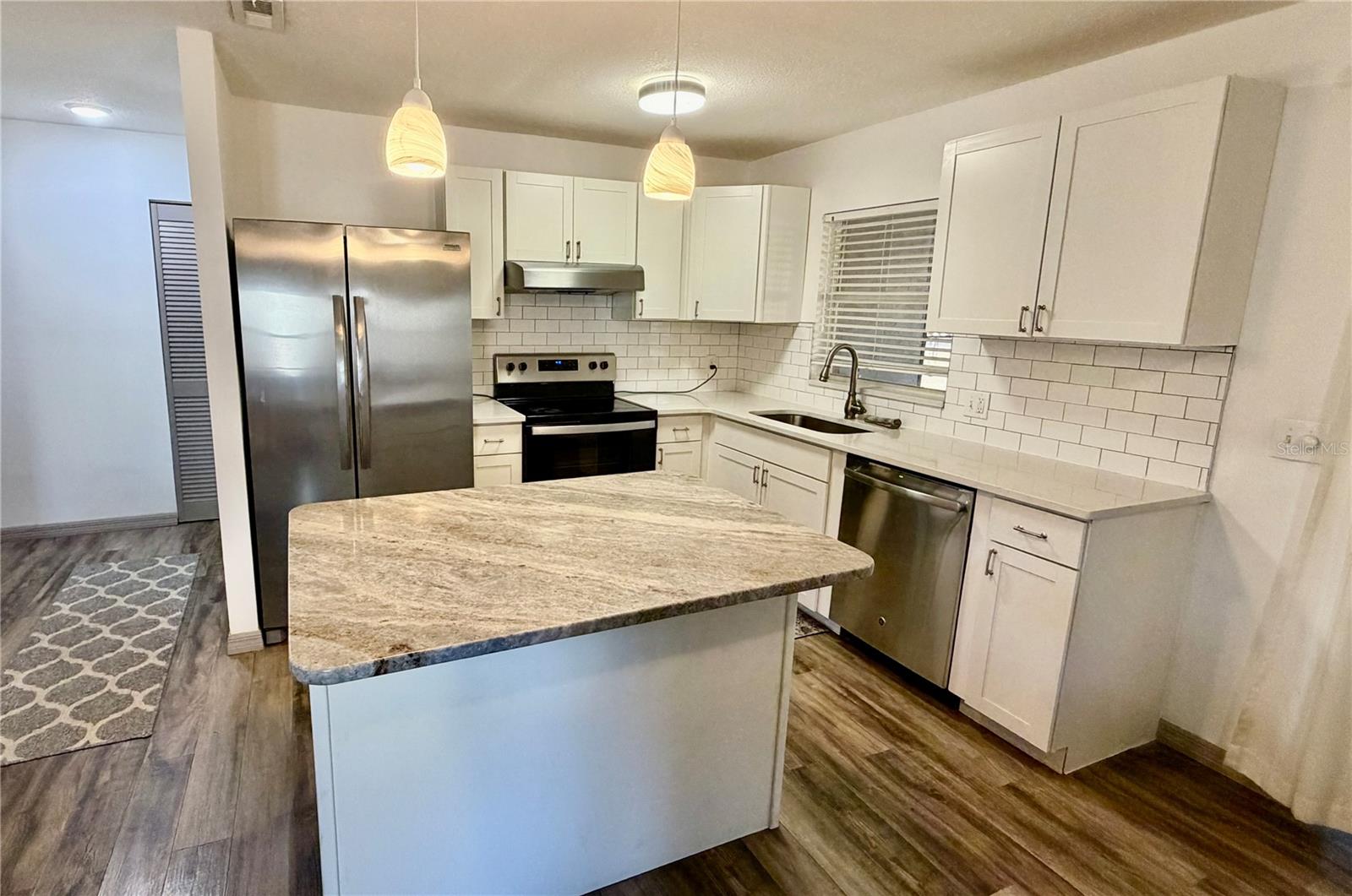 Listing photo id 10 for 3364 Ramblewood Way 12