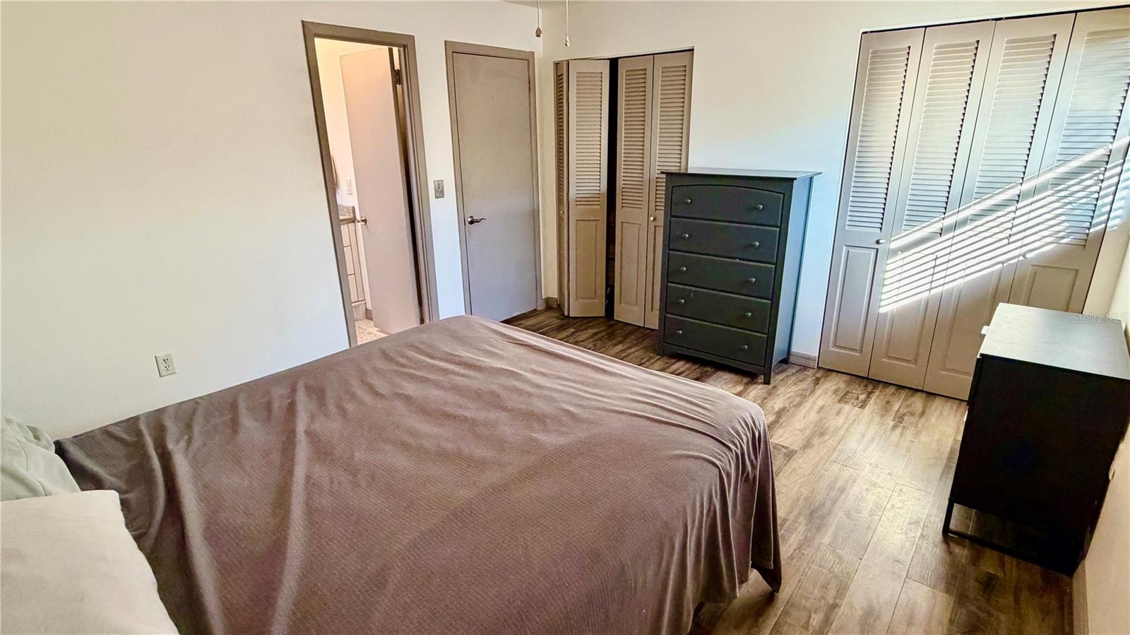 Listing photo id 15 for 3364 Ramblewood Way 12