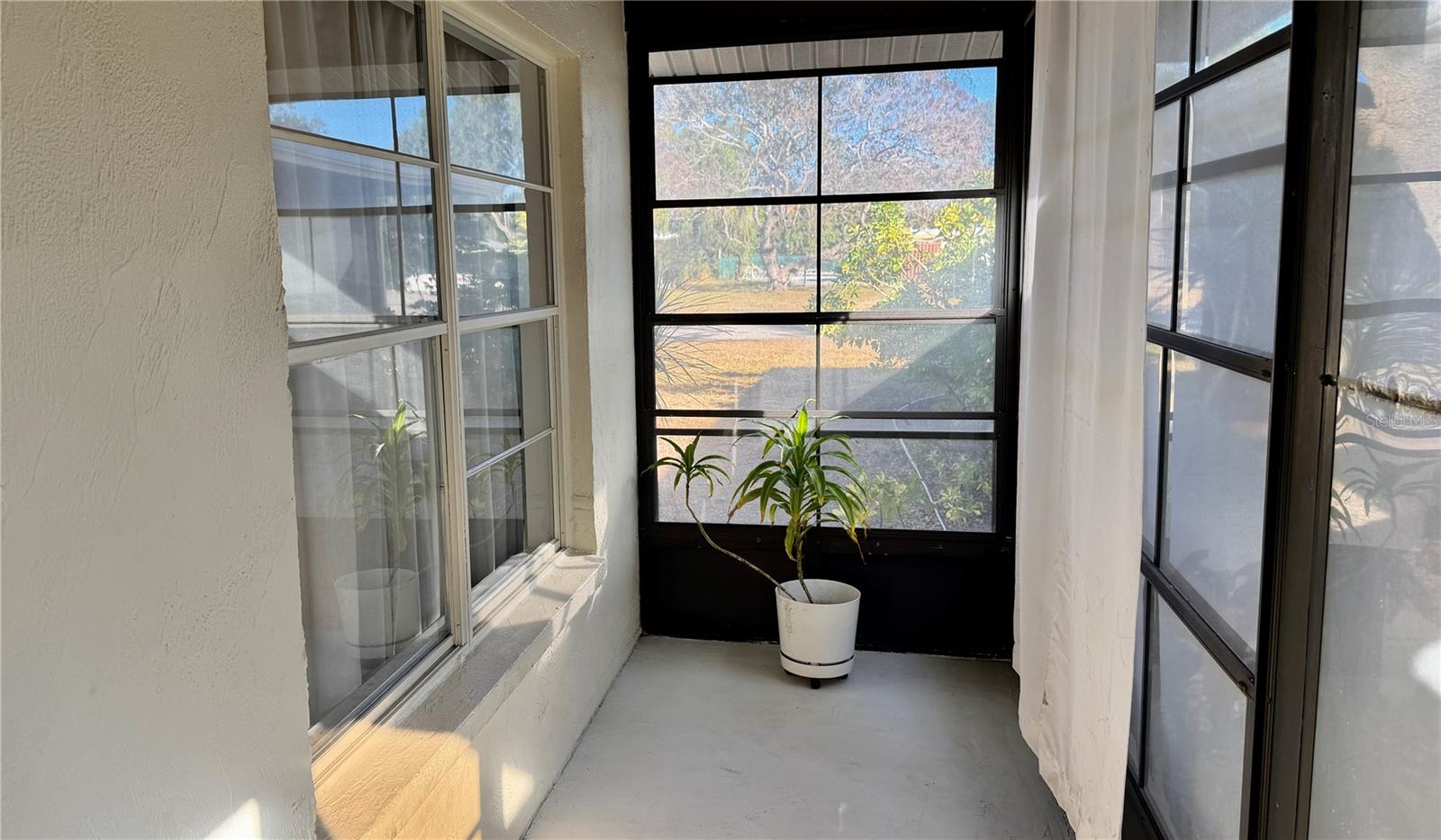 Listing photo id 19 for 3364 Ramblewood Way 12