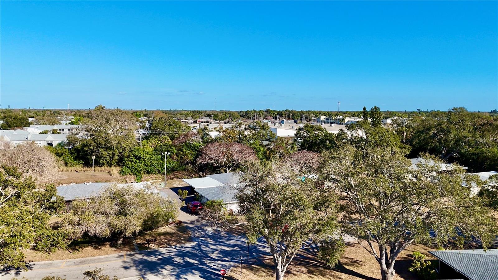 Listing photo id 28 for 3364 Ramblewood Way 12