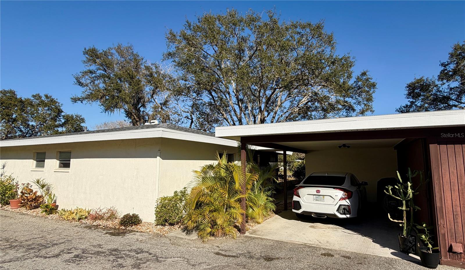 Listing photo id 2 for 3364 Ramblewood Way 12