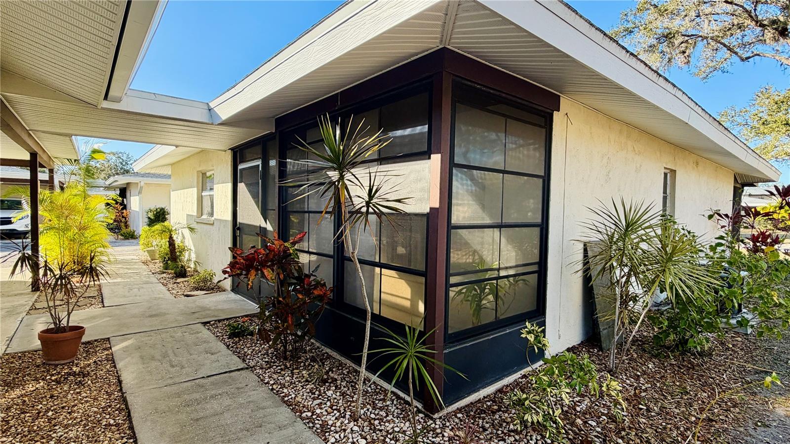 Listing photo id 4 for 3364 Ramblewood Way 12