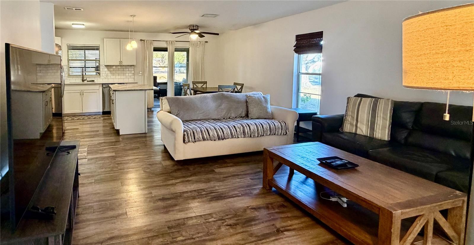 Listing photo id 5 for 3364 Ramblewood Way 12