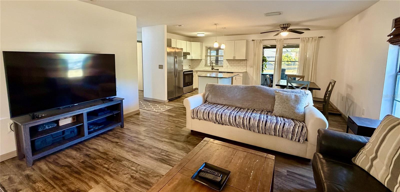 Listing photo id 6 for 3364 Ramblewood Way 12