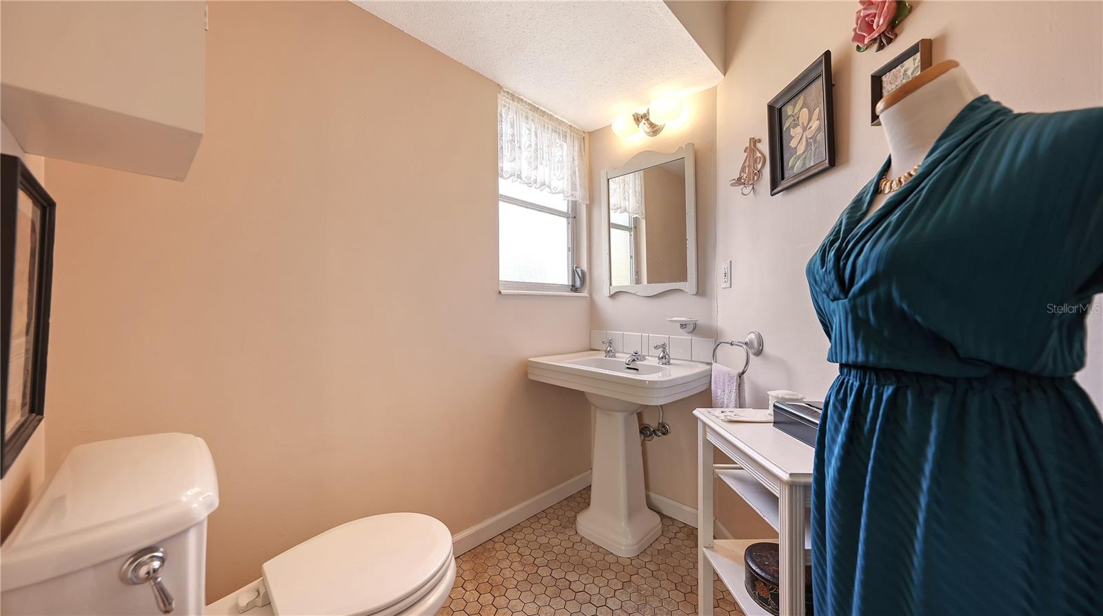 Image 13 of 27 For 5343 Barbarossa Avenue