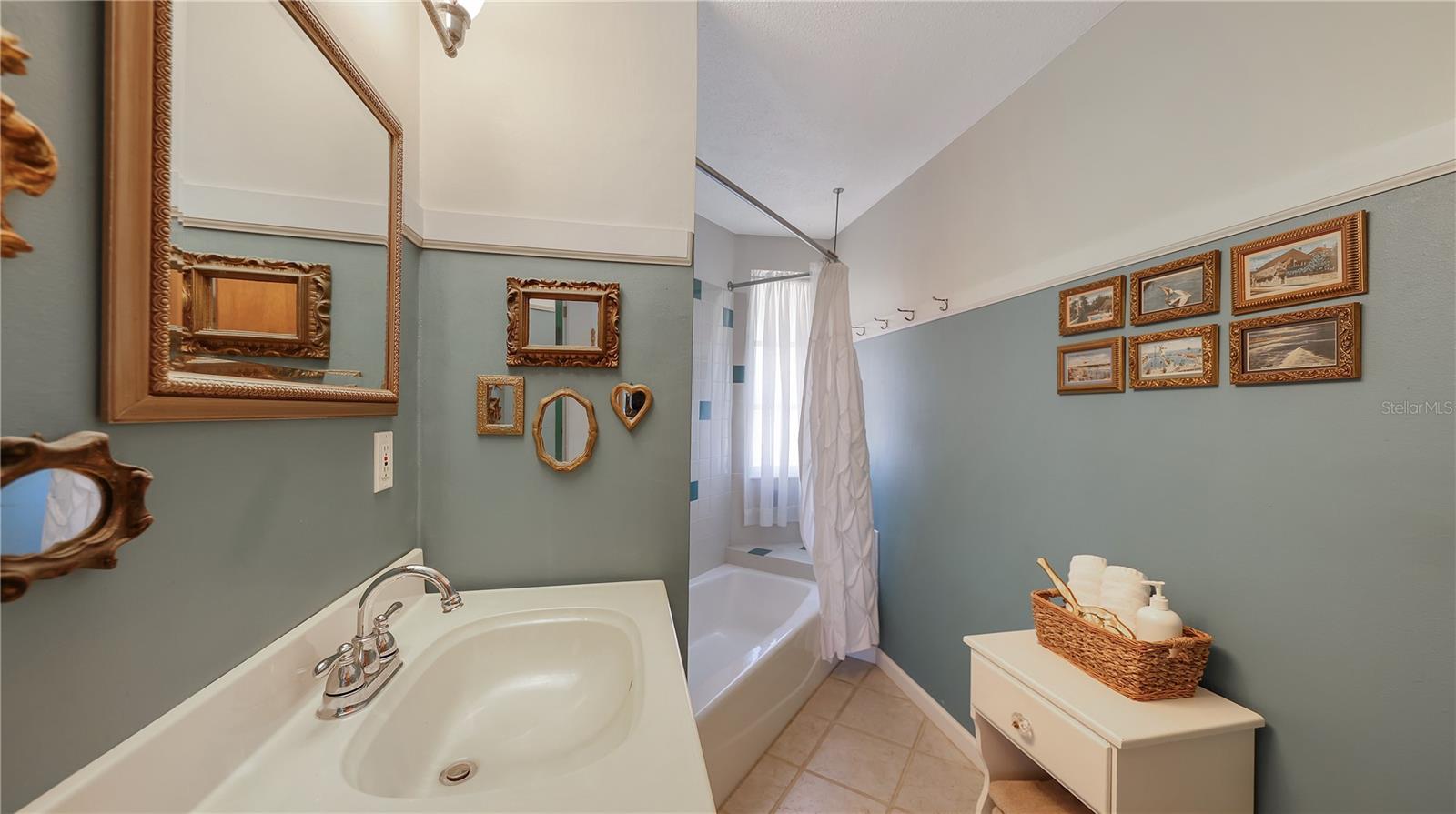 Image 17 of 27 For 5343 Barbarossa Avenue