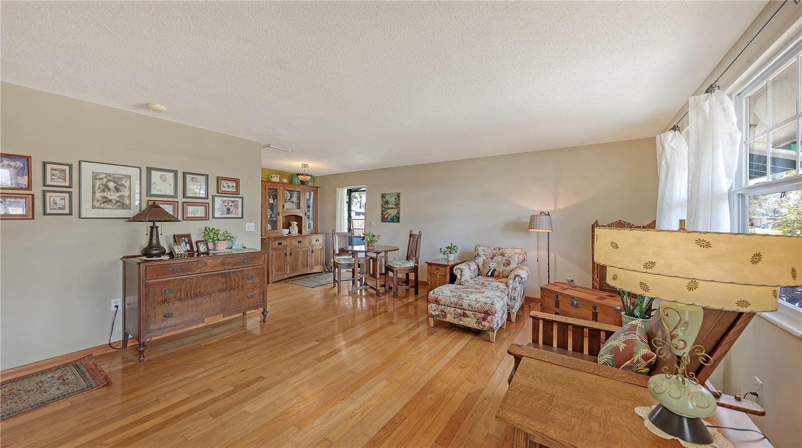 Image 3 of 27 For 5343 Barbarossa Avenue