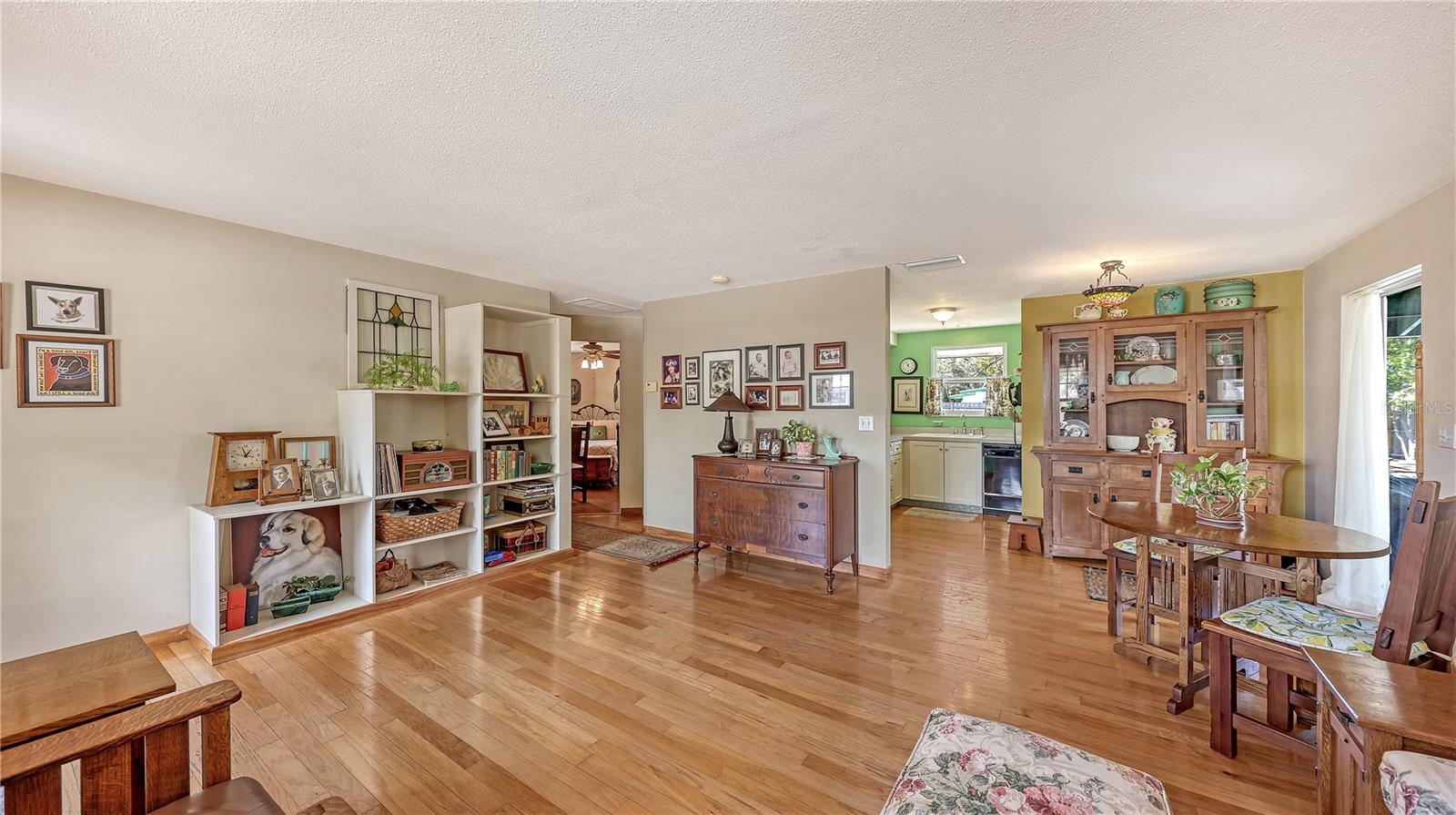 Image 5 of 27 For 5343 Barbarossa Avenue