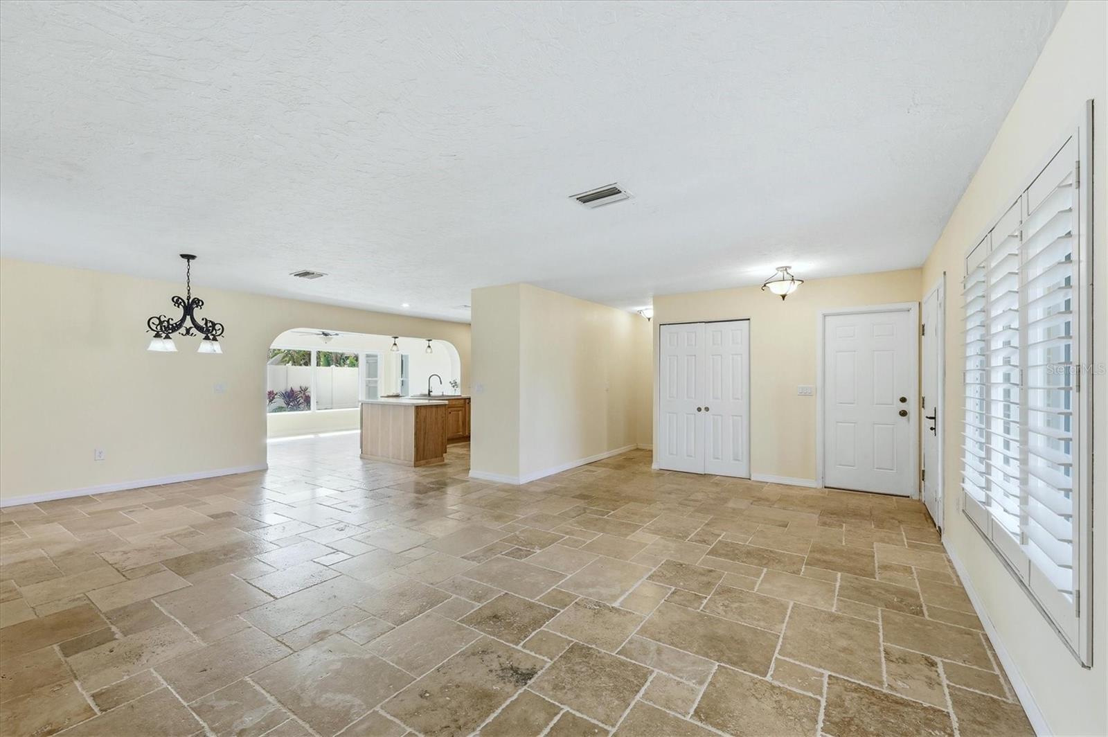 Image 14 of 79 For 6007 9th Avenue W