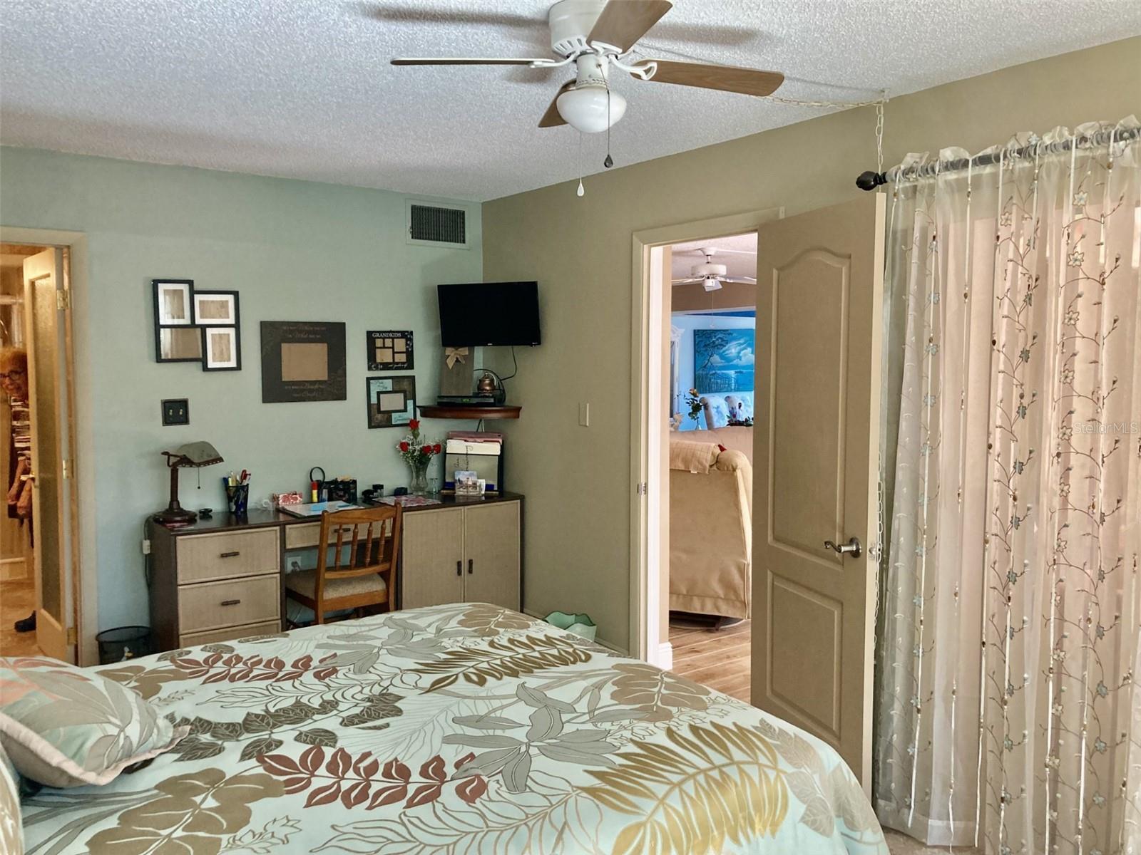 Image 12 of 40 For 6002 Oak Creek Lane 1925