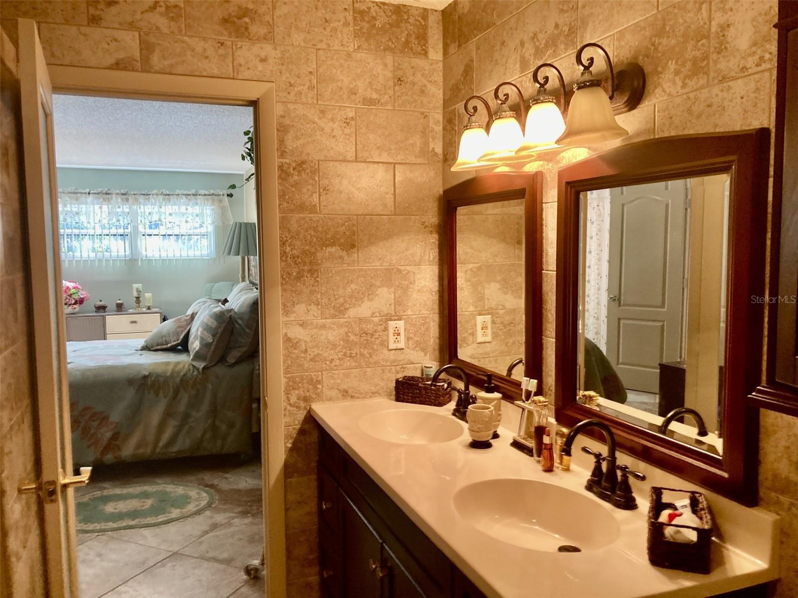 Image 14 of 40 For 6002 Oak Creek Lane 1925