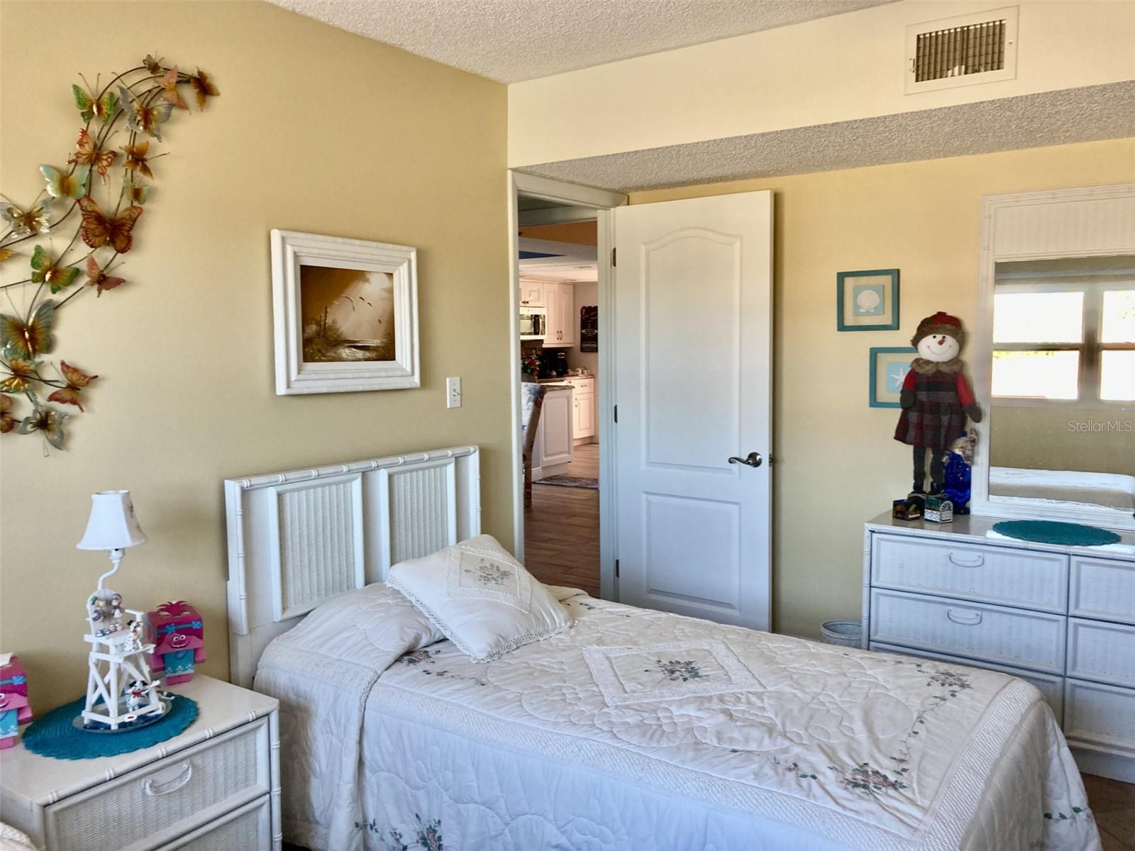 Image 17 of 40 For 6002 Oak Creek Lane 1925