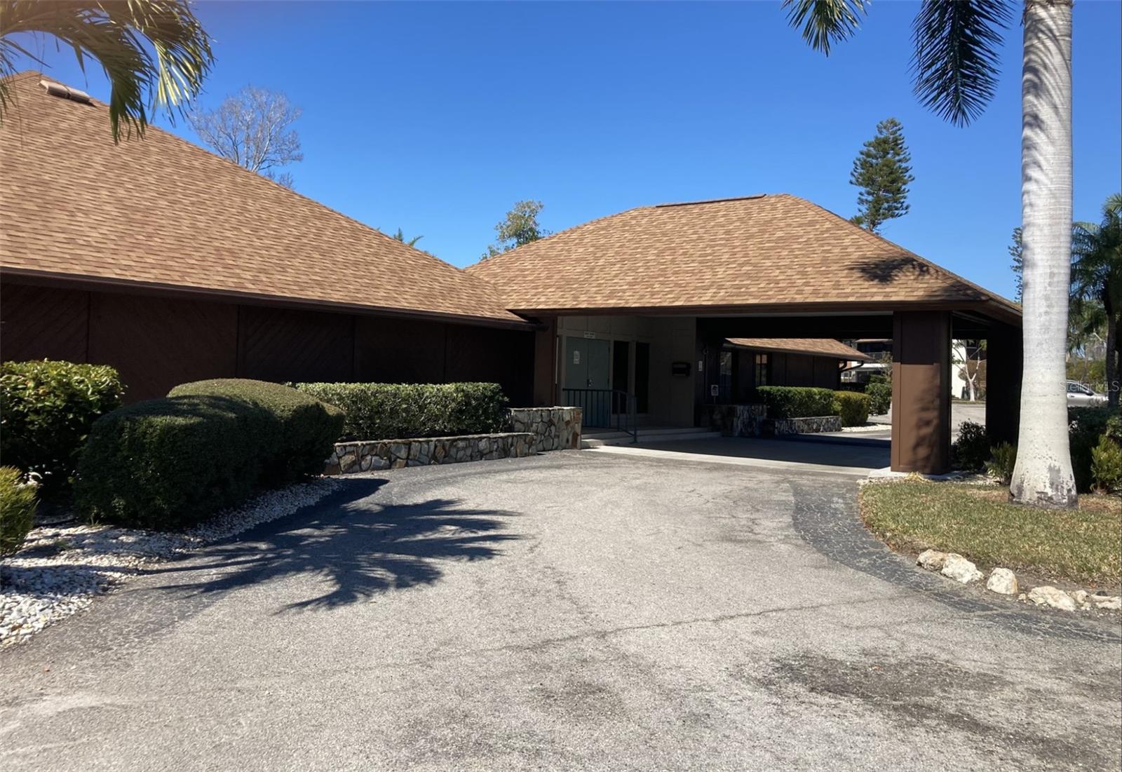 Image 29 of 40 For 6002 Oak Creek Lane 1925