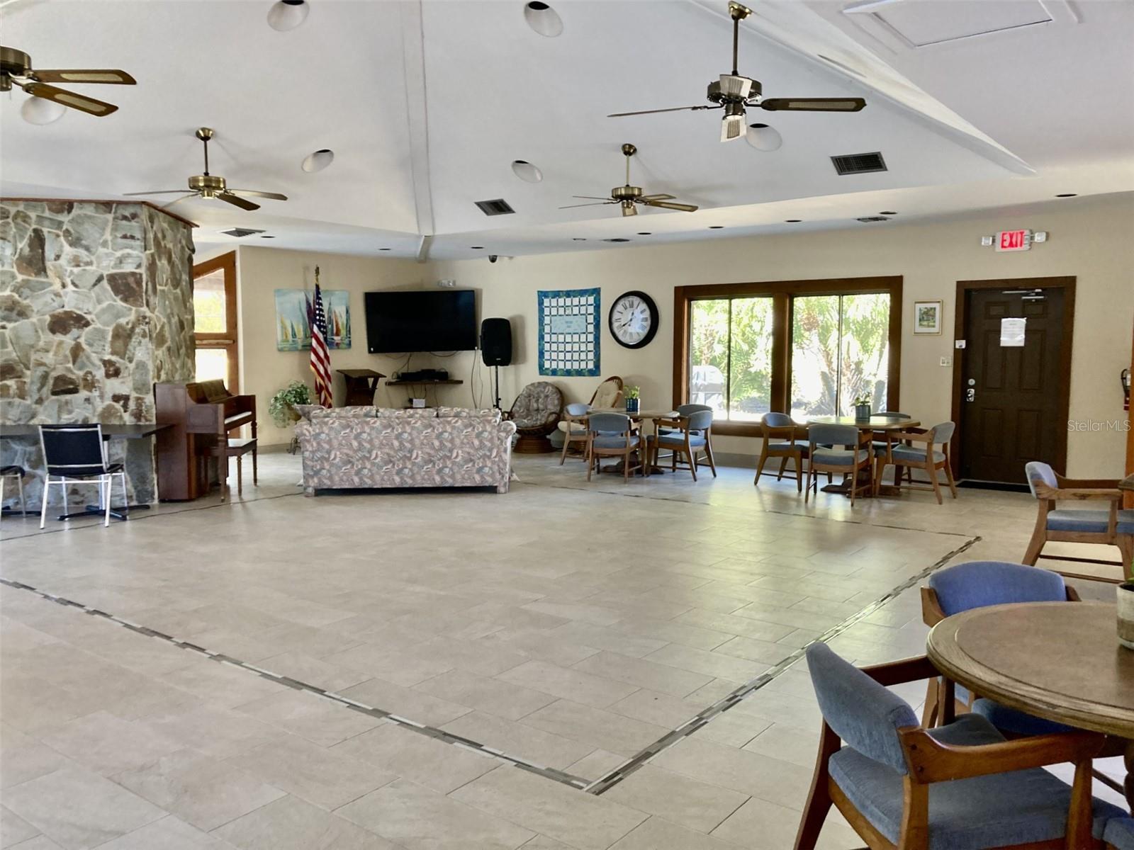 Image 32 of 40 For 6002 Oak Creek Lane 1925