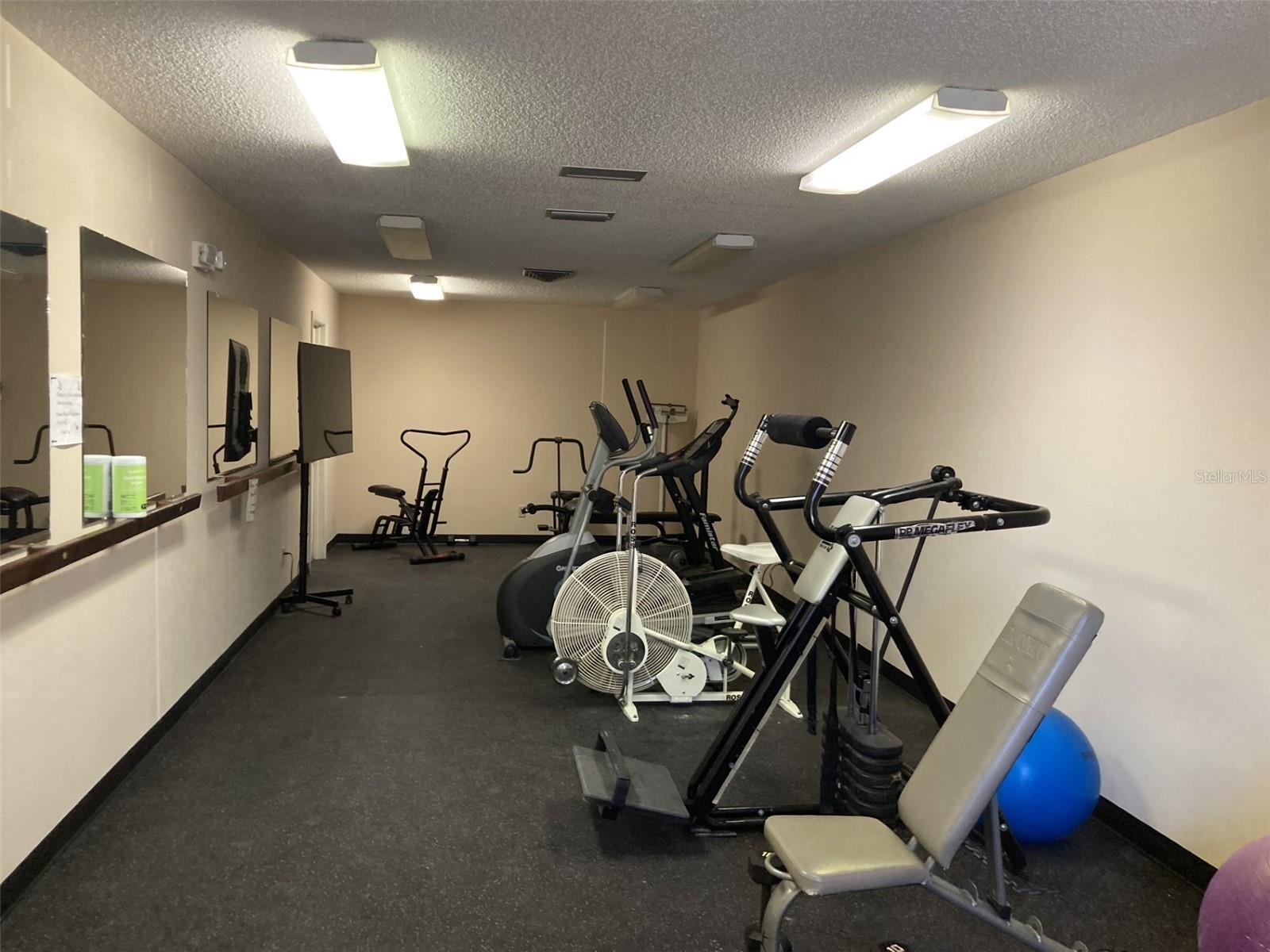 Image 35 of 40 For 6002 Oak Creek Lane 1925