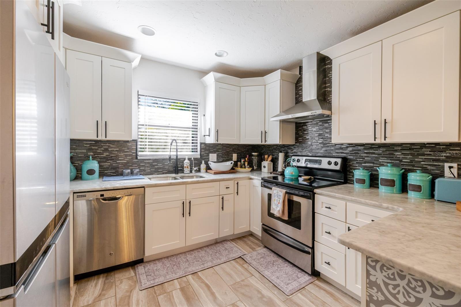 Image 19 of 51 For 4925 Remington Drive