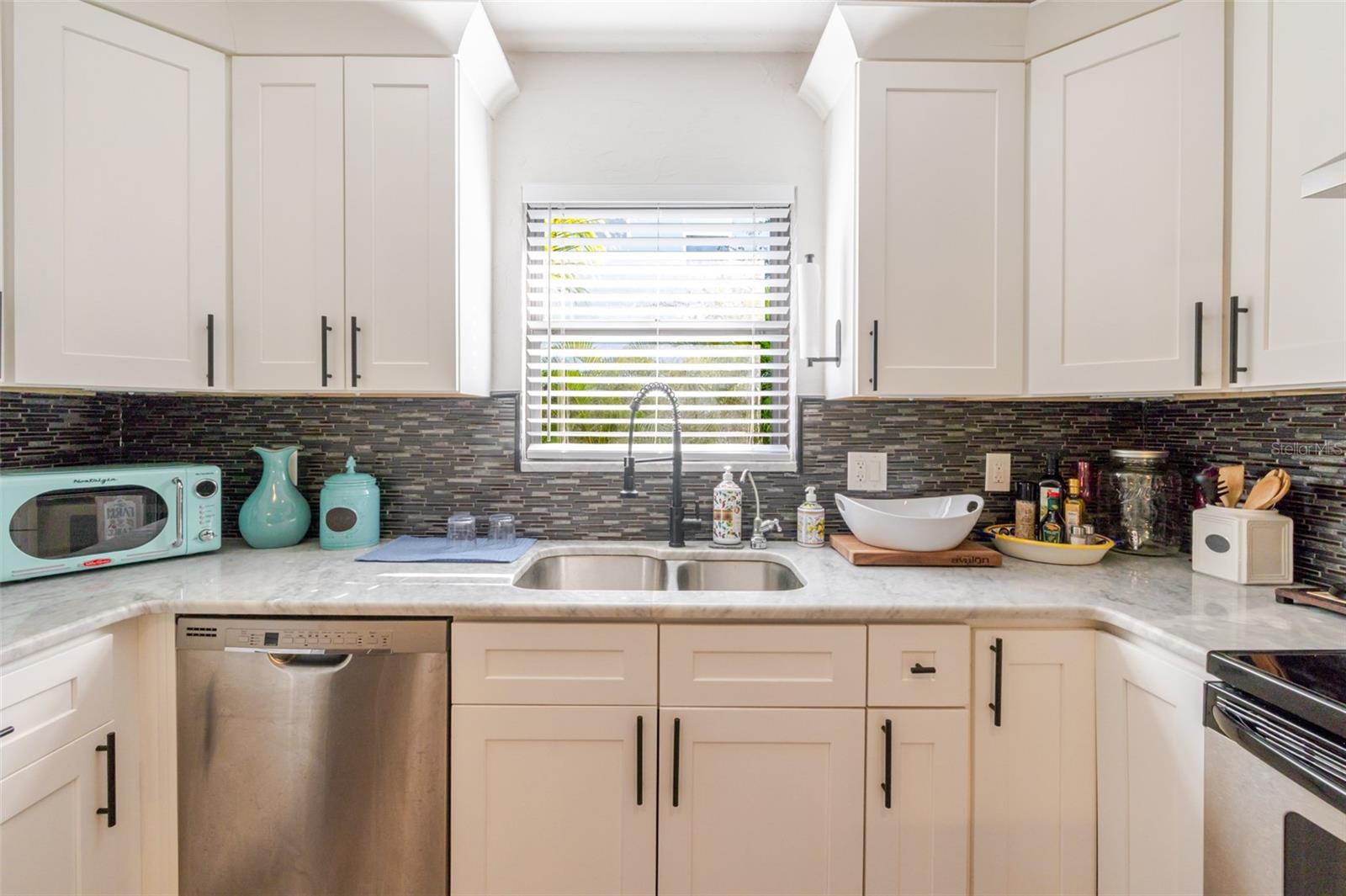 Image 20 of 51 For 4925 Remington Drive