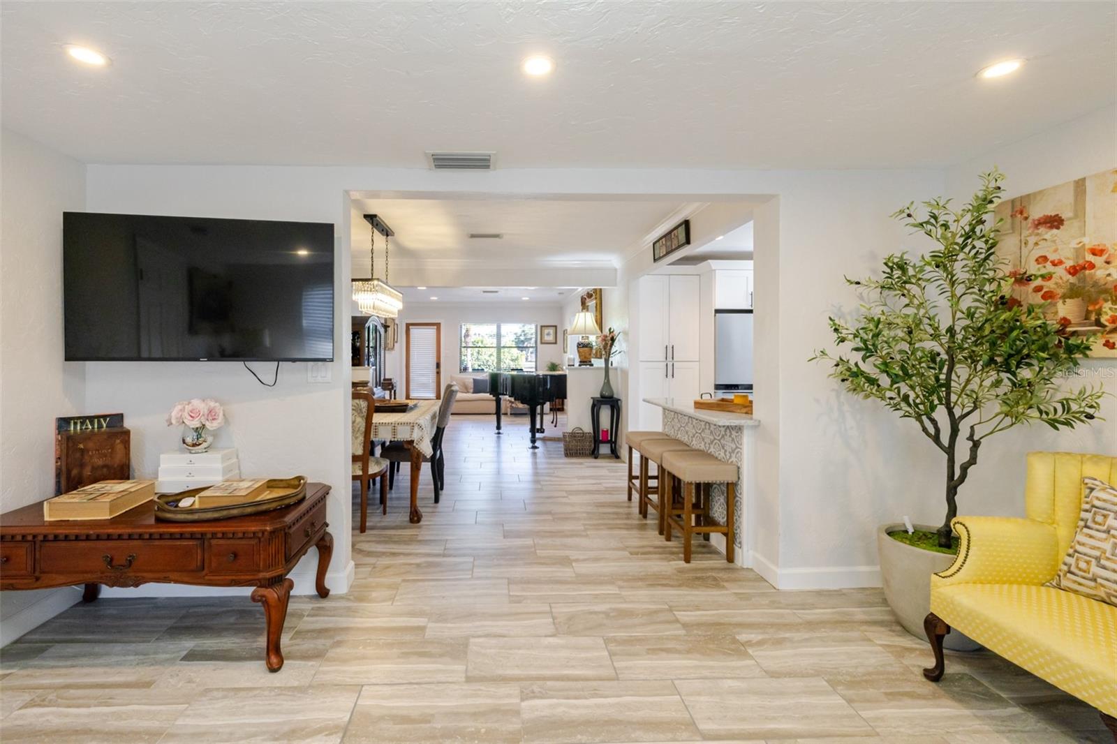 Image 22 of 51 For 4925 Remington Drive