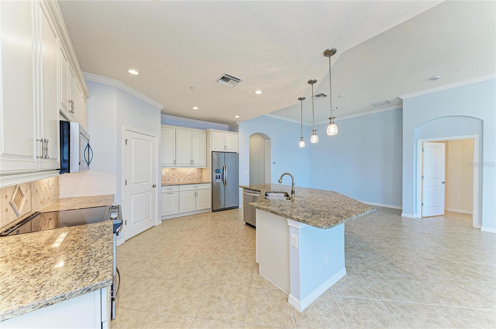 Image 16 of 68 For 1246 Riverscape Street