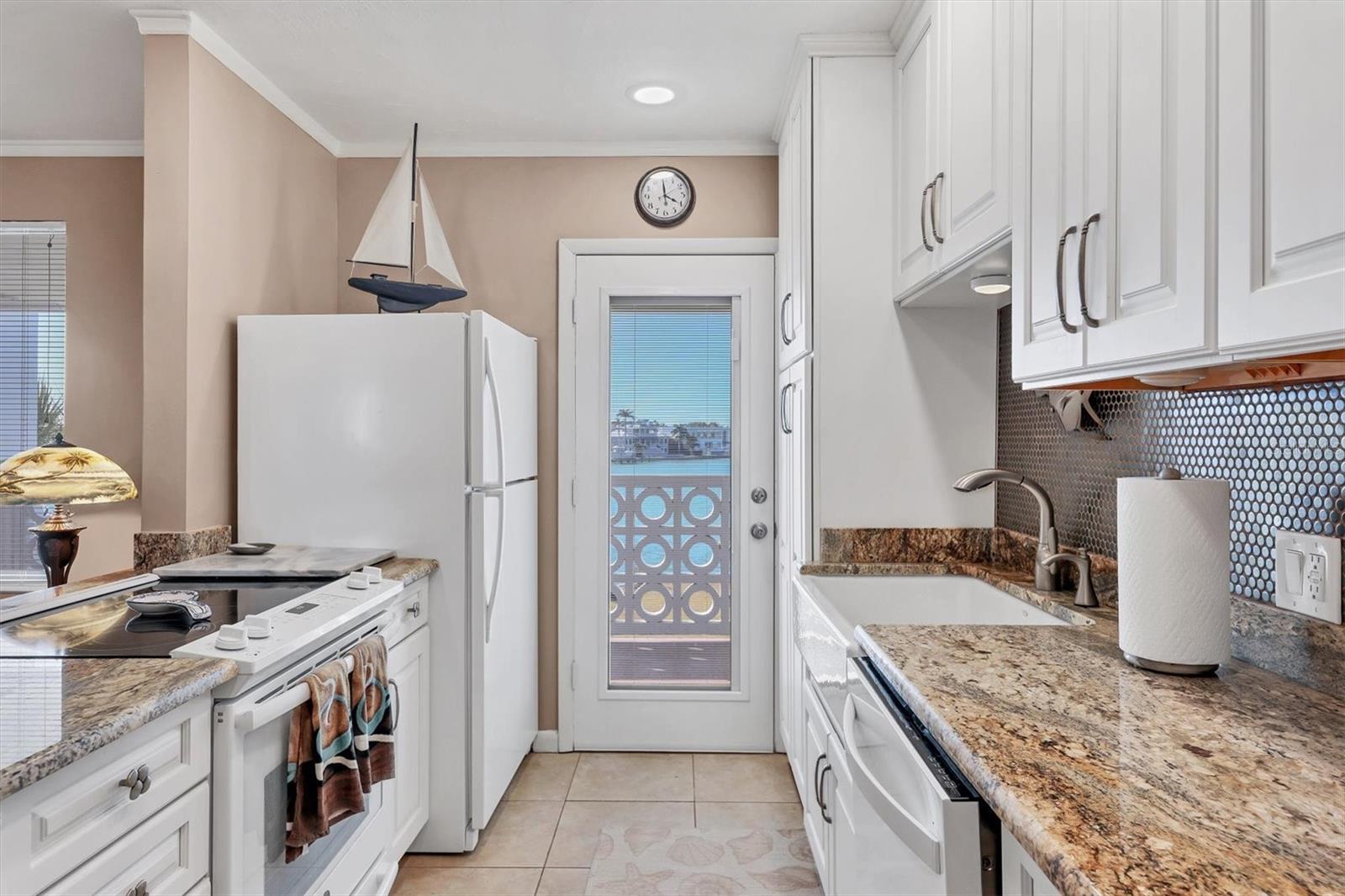 Image 13 of 36 For 761 John Ringling Boulevard 34