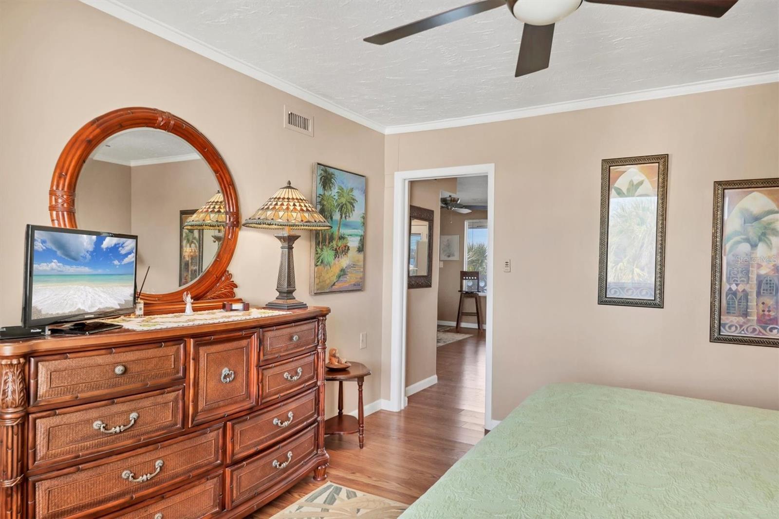 Image 17 of 36 For 761 John Ringling Boulevard 34