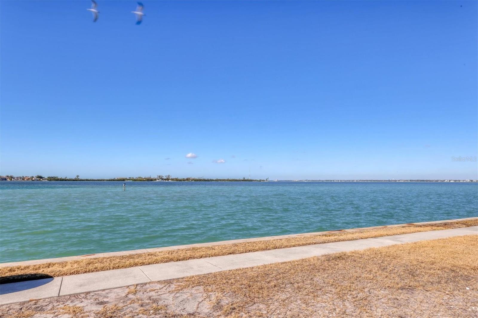 Image 25 of 36 For 761 John Ringling Boulevard 34